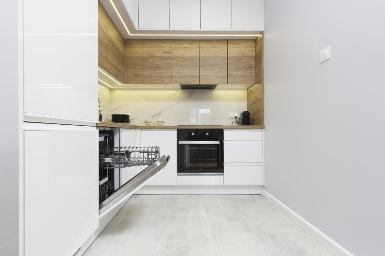 Apartament Dom Przy Okrzei By Renters Prestige Варшава Экстерьер фото